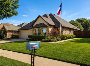 2806 Laurel Oaks Dr, Garland, TX 75044