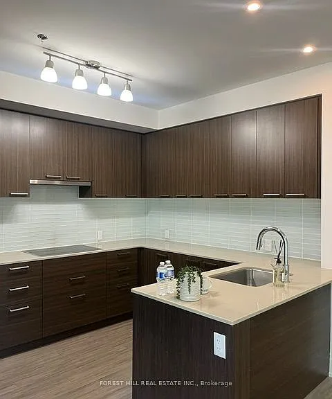 310 Tweedsmuir Ave #Townhouse 4 — Photo 13