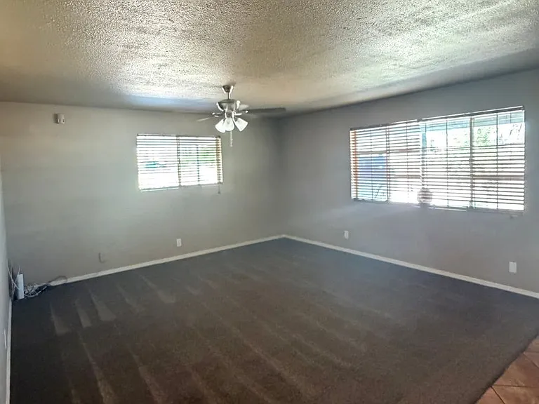164 E Martin Dr — Photo 3