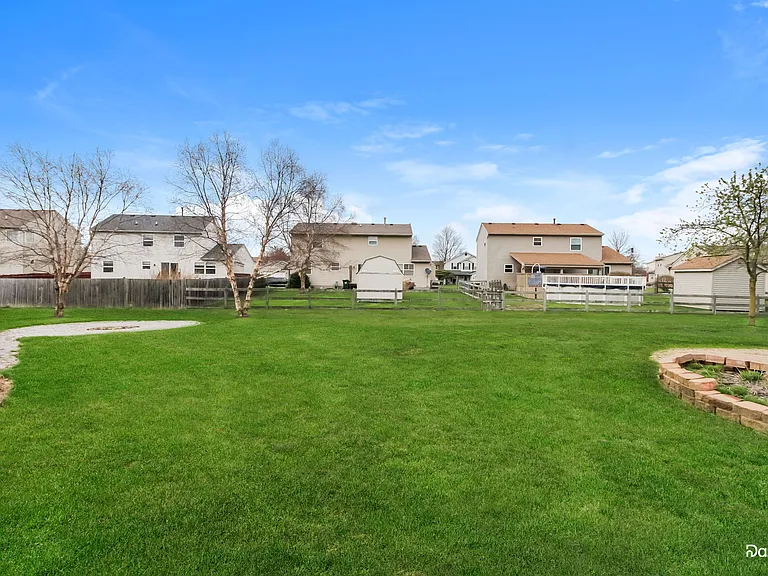 831 Harbor Pl — Photo 15