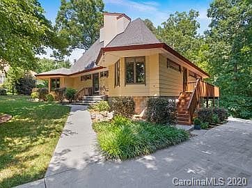 3rd image of 138 Red Brook Ln