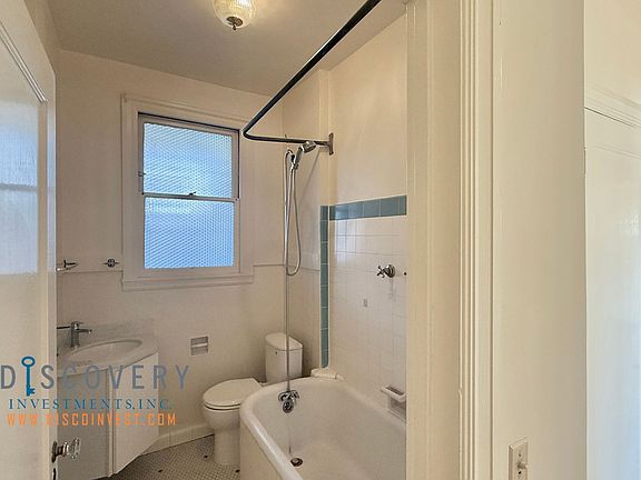 4th image of 3726 Grand Ave #3