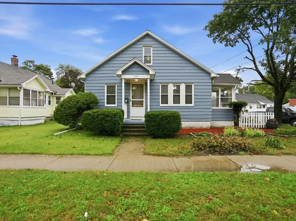 1774 Carew St, Springfield, MA 01104