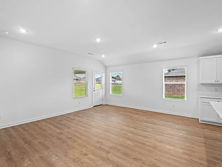 523 Nevada St — Photo 6