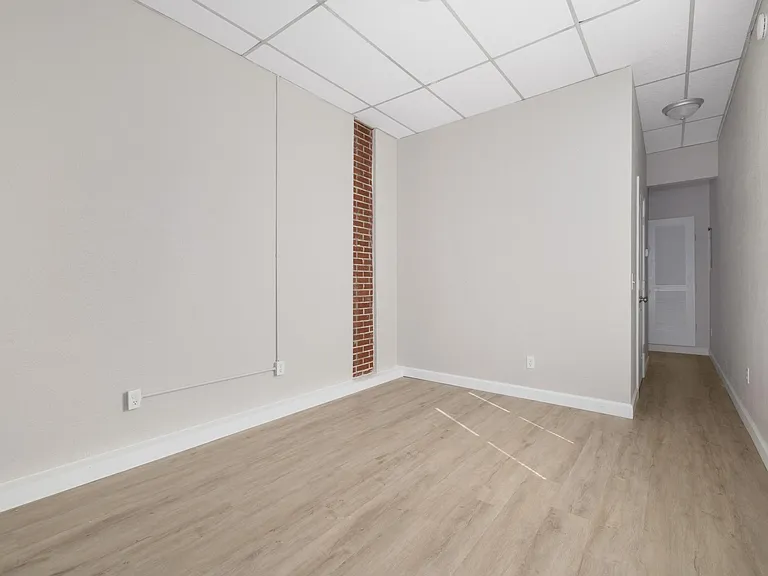 2908 Bloomingdale Rd #1 — Photo 7