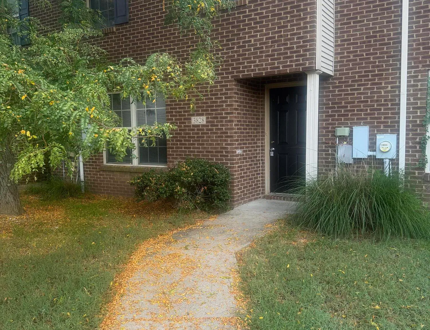 3 bed, 2.5 bath, 1425 sqft, $1,495 — Photo 2