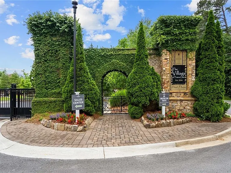 727 Stickley Oak Way — Photo 2