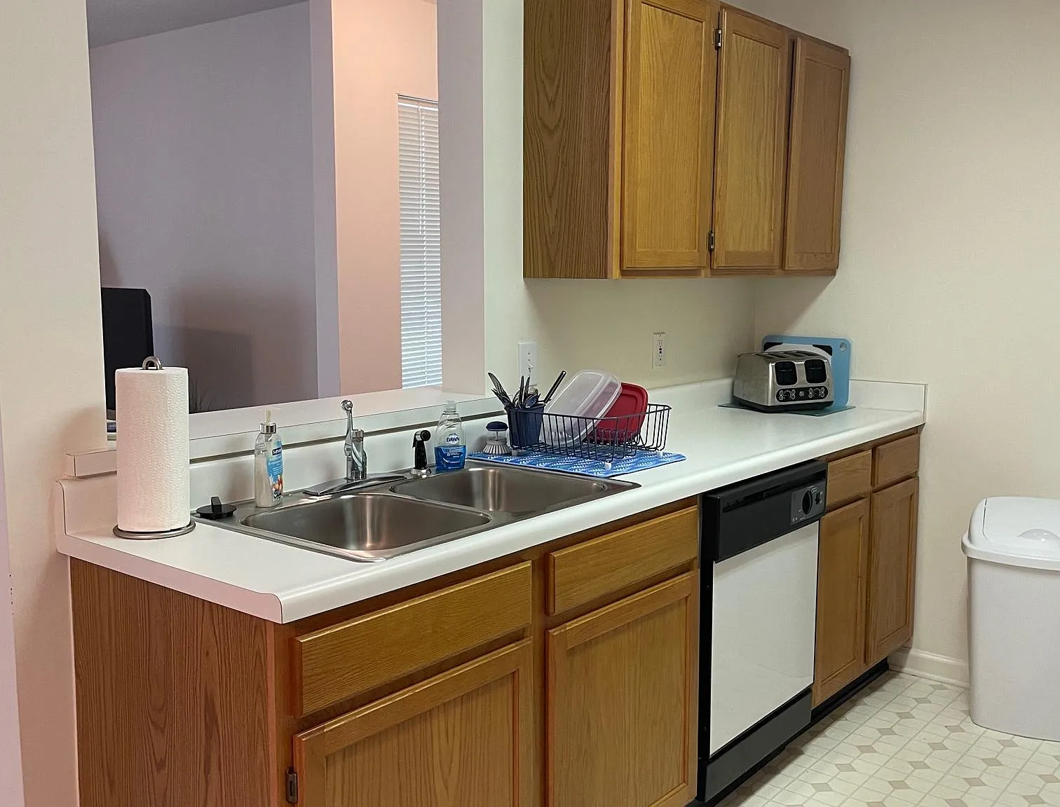 2 bed, 1050 sqft, $1,550 — Photo 4