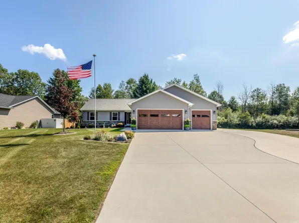 2048 Edward Ln E, Smiths Creek, MI 48074