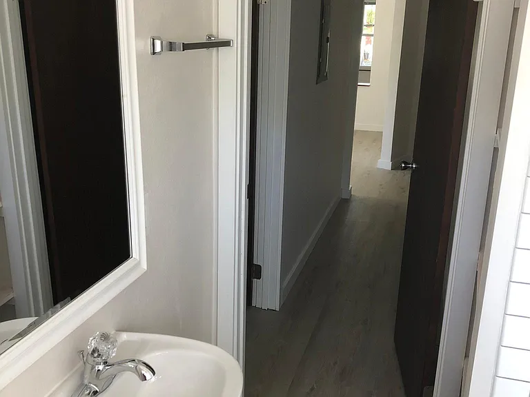 1133 NW 19th Ave #4 — Photo 5