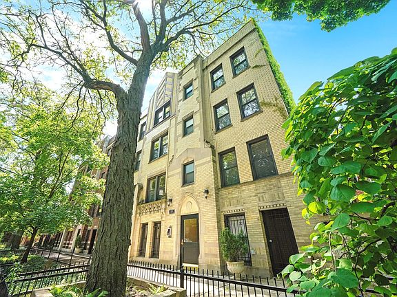3rd image of 2128 N Hudson Ave APT 102