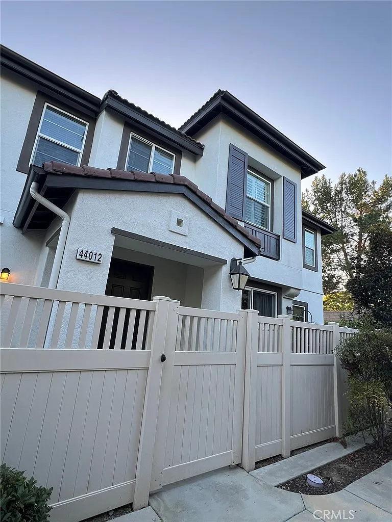 3 bed, 2.5 bath, 1319 sqft, $2,750 — Photo 1