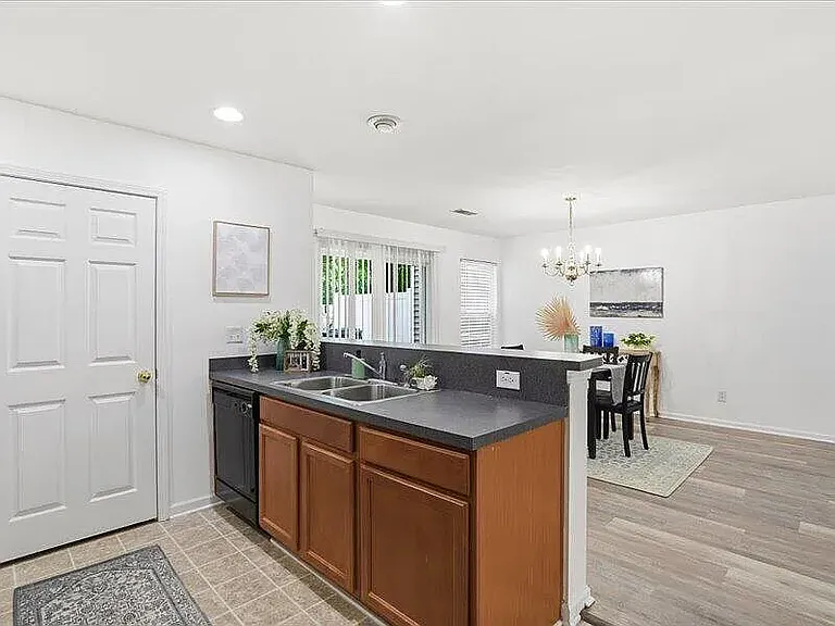 9176 Maple Grove Dr — Photo 13