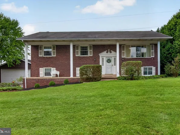 2650 Oberlin Dr, York, PA 17404