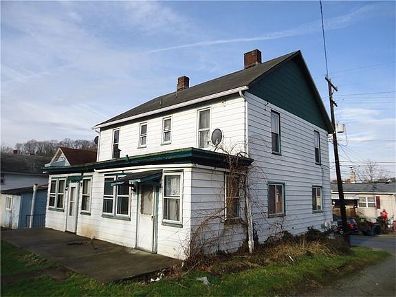 3rd image of 220 1/2 S 11th St