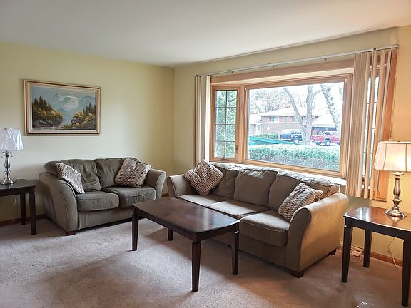 2nd image of 940 E Holly Way