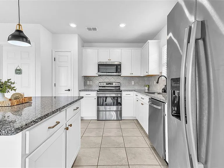747 Citrus Isle Dr — Photo 13
