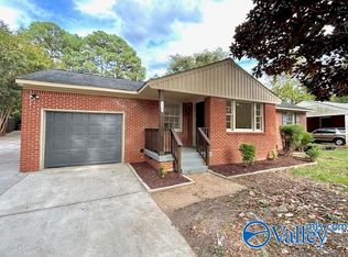 318 Graycroft Dr SW, Huntsville, AL 35802