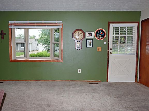 5th image of 4462 Moraine Ave