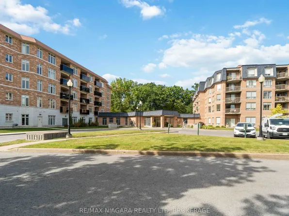 8111 Forest Glen Dr Unit 132, Niagara Falls, ON L2H 2Y7