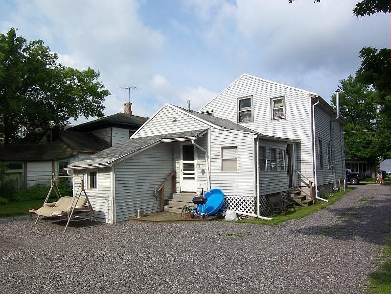 2nd image of 42 Washington St