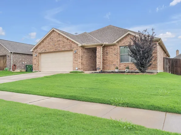 316 Valley Dr, Aubrey, TX 76227