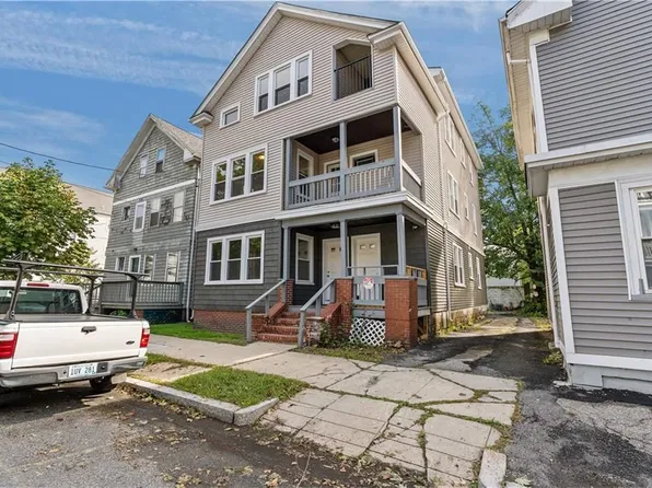 207 Oakland Ave, Providence, RI