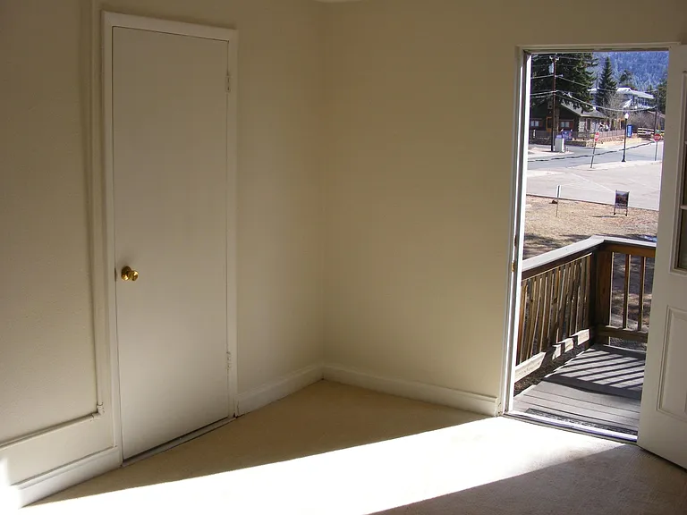 115 N Park St #10 — Photo 8