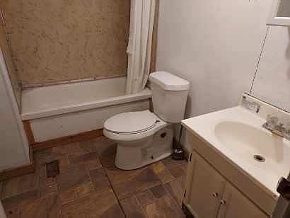 1st image of 570 Iris Ln
