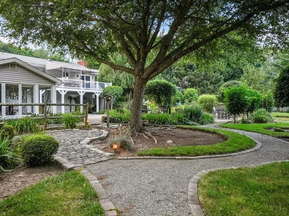 1070 Frenchtown Rd, East Greenwich, RI 02818