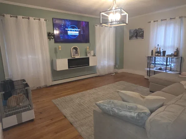 72 Aubin St Unit 1, Amesbury, MA 01913