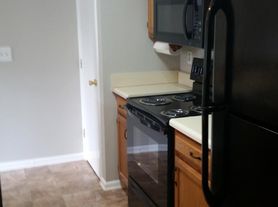 1630 Arlyn Cir