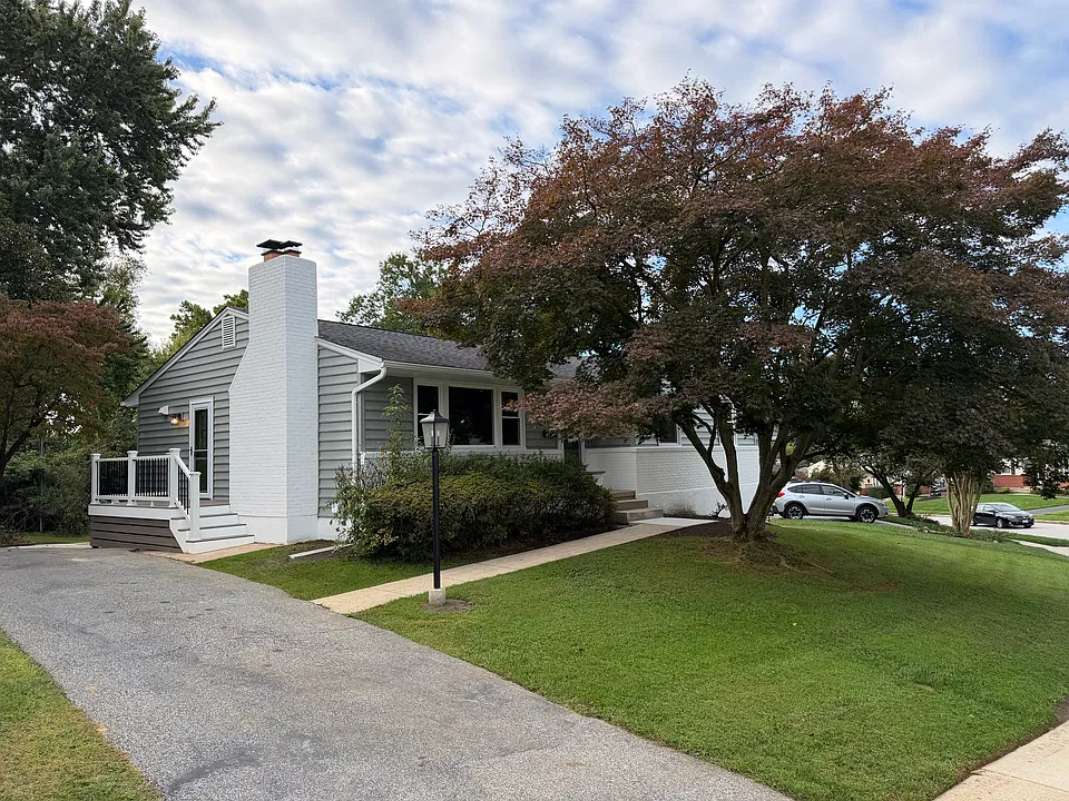 2109 Eastham Rd