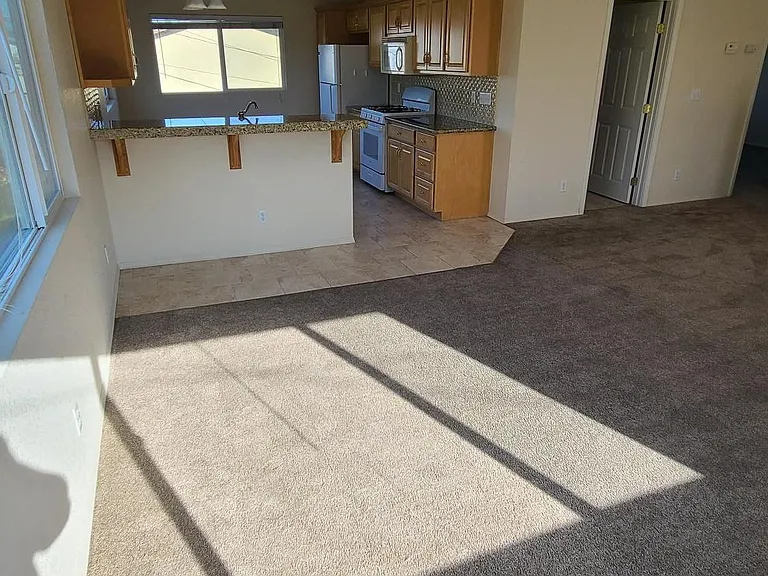 2117 Seaview Ave — Photo 9