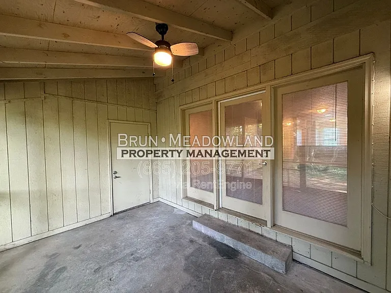 10417 Victoria Dr #C — Photo 32