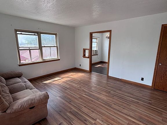 2nd image of 629 S Reno Ave