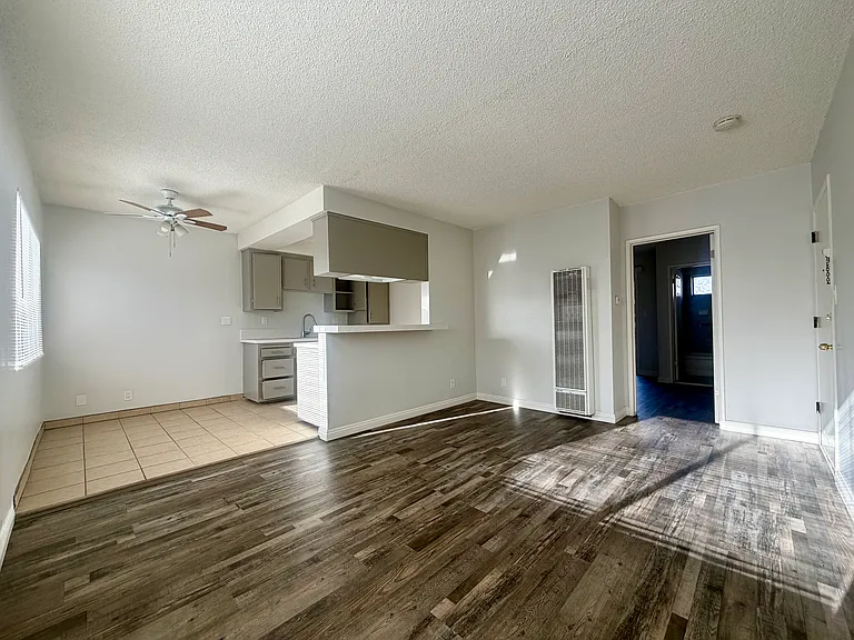 454 W 9th St #2 — Photo 2