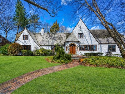 61 Nassau Drive, Great Neck, NY, 11021