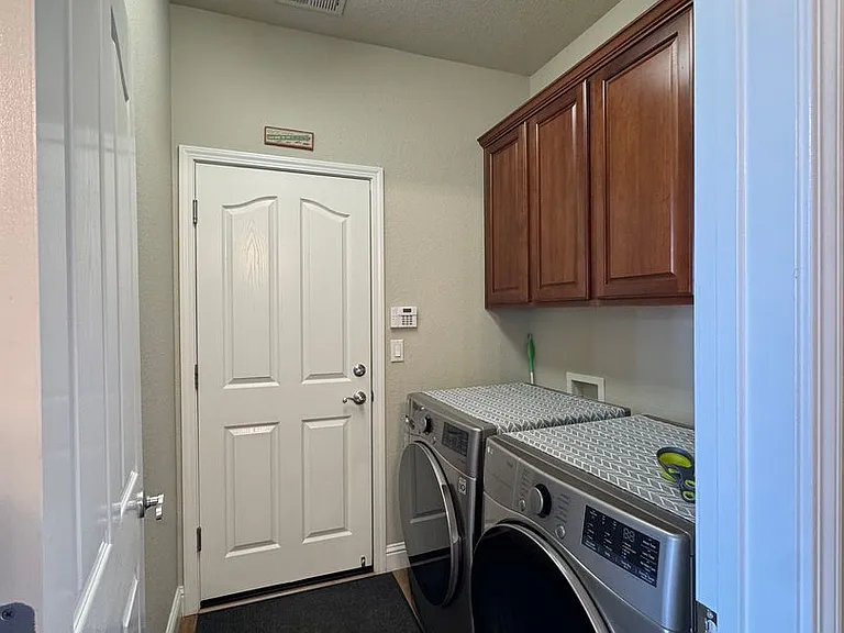 585 Seattle Slew Ct — Photo 17