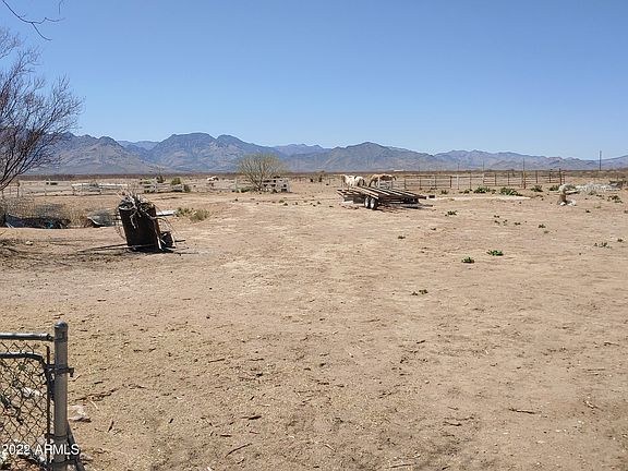 3rd image of 33 W Shangri La Ln