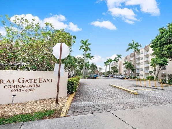 6960 Miami Gardens Dr, Hialeah, FL