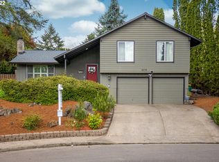 8075 SW Strowbridge Ct, Beaverton, OR 97008