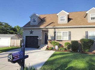 6 Beck Mill Rd, Hanover, PA 17331