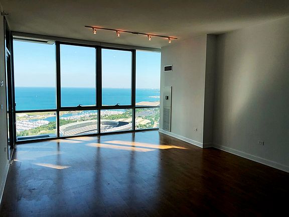 4th image of 1201 S Prairie Ave APT 4802