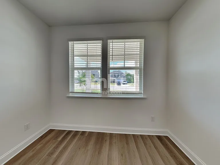 1015 Bevington Dr — Photo 12