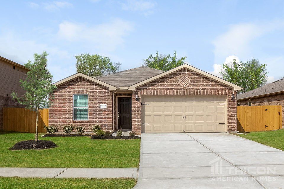 1st image of 329 Summer Horse Dr