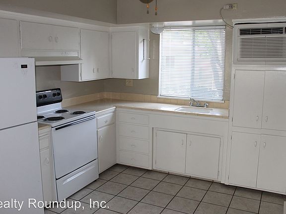 4th image of 223 S Pleasant Ave APT 2
