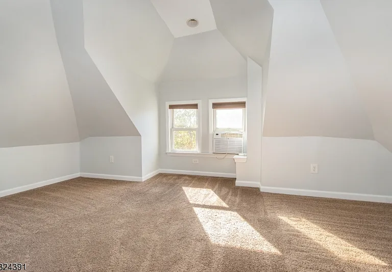 51 Cedar Ave — Photo 16