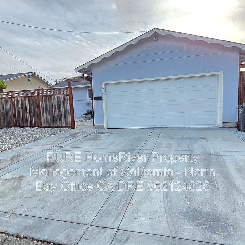 3 bed, 2.0 bath, 1232 sqft, $3,650 — Photo 1