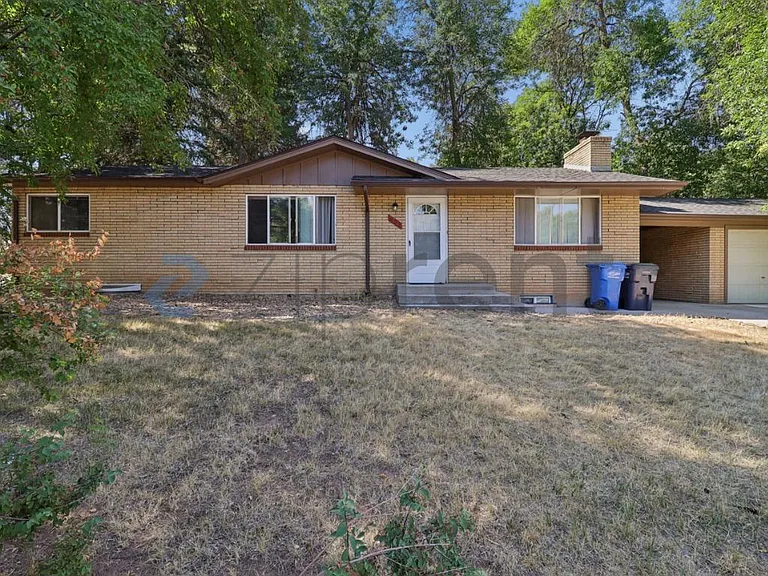 633 E Stuart St — Photo 1